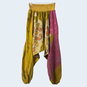 Beautiful Bohemian Kantha Bae everyday harem pants. OG without tie.